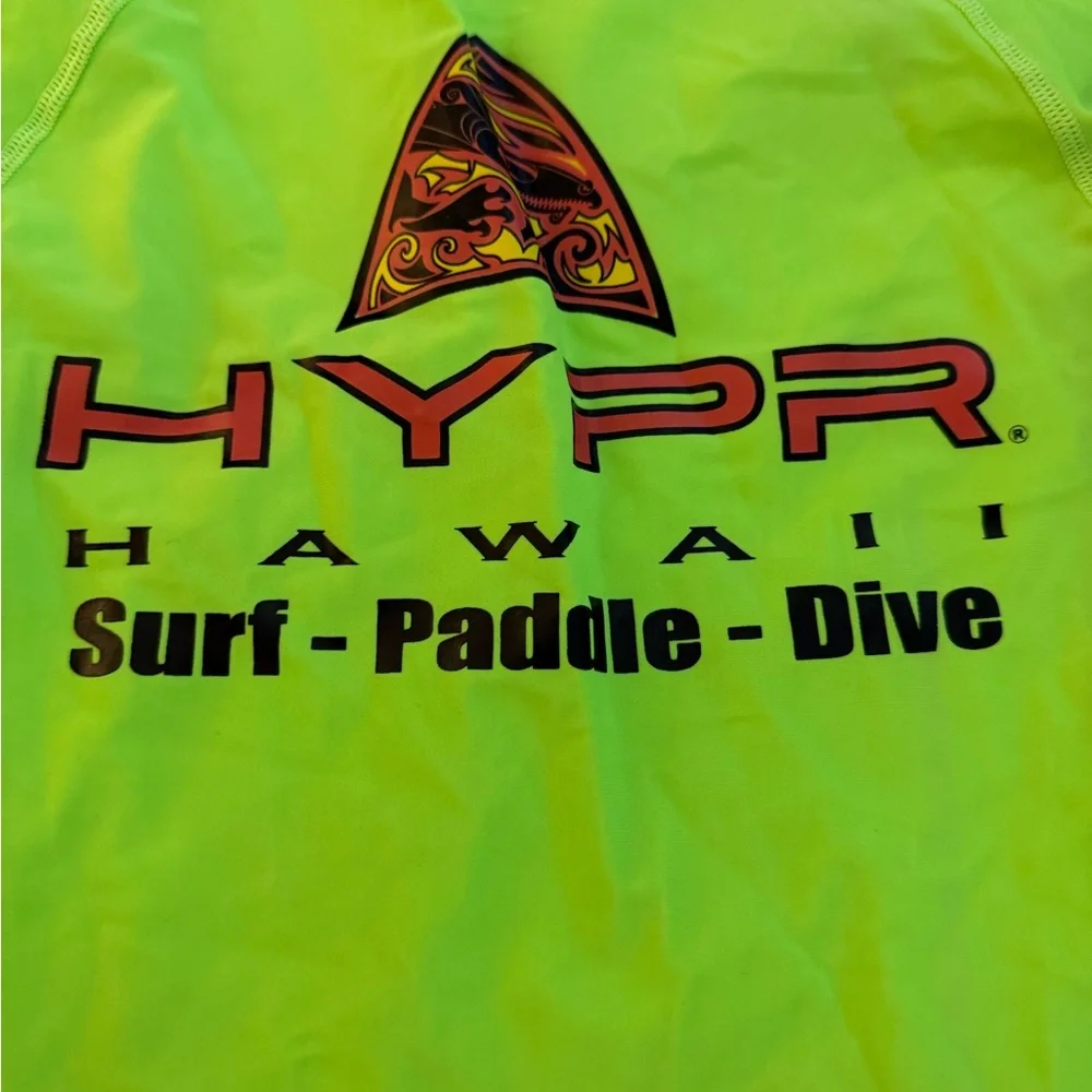 Hypr Hawaii Small Rash Guard - Picture 2 of 5